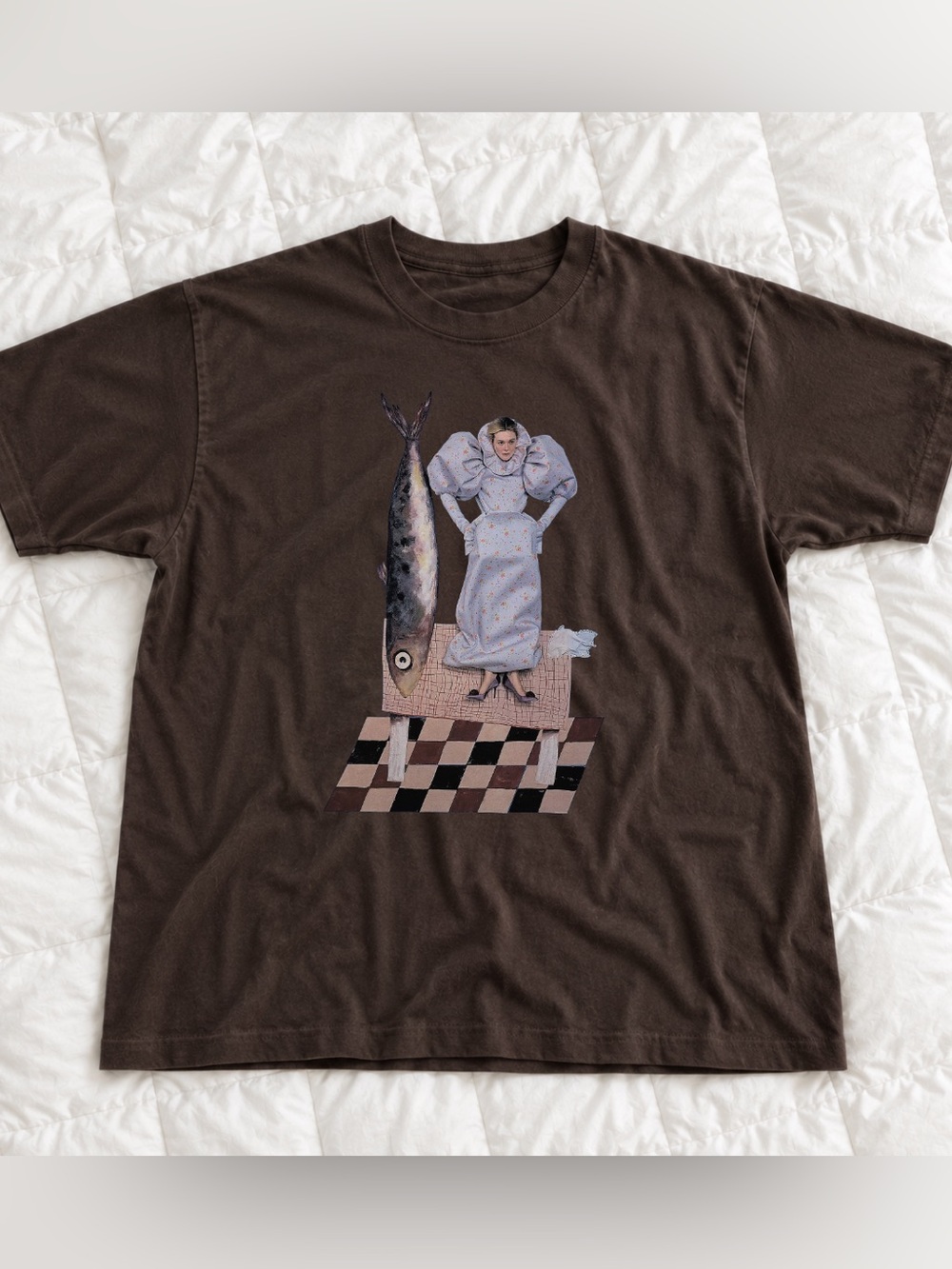 Dark Brown Fish Graphic Cotton Tee with Artistic Print, Vintage 90s Style